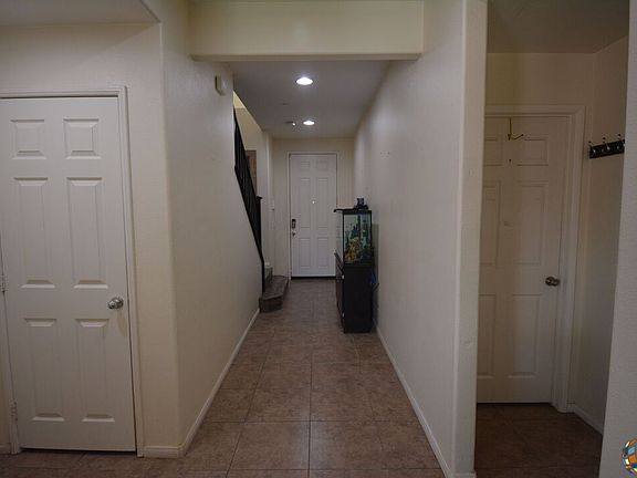 5th image of 279 Fonzie Ave