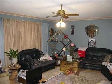 5th image of 601 E Kirk St