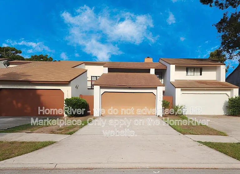 1174 Romaine Cir E — Photo 1
