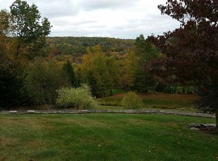 48 Coach Light Dr, Woodbury, CT 06798