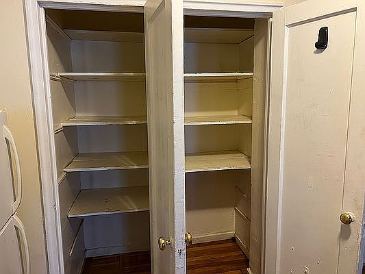 5th image of 10-12 Nameoke St #2H