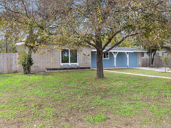 3rd image of 842 Karen Ln