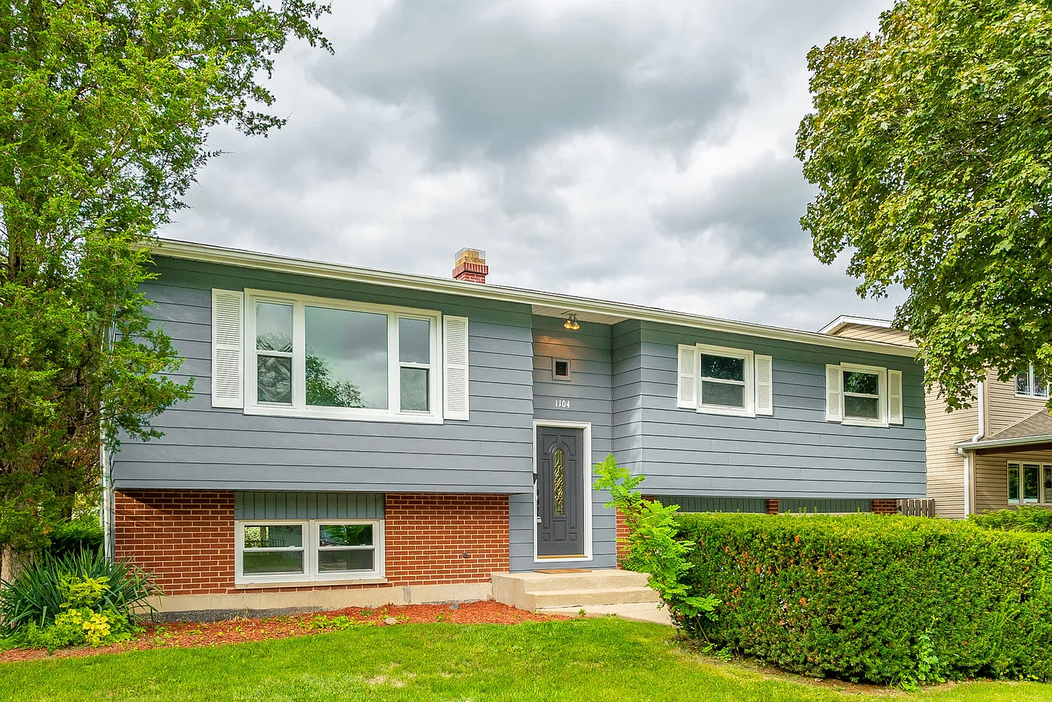 1104 E Barberry Ln photo 1