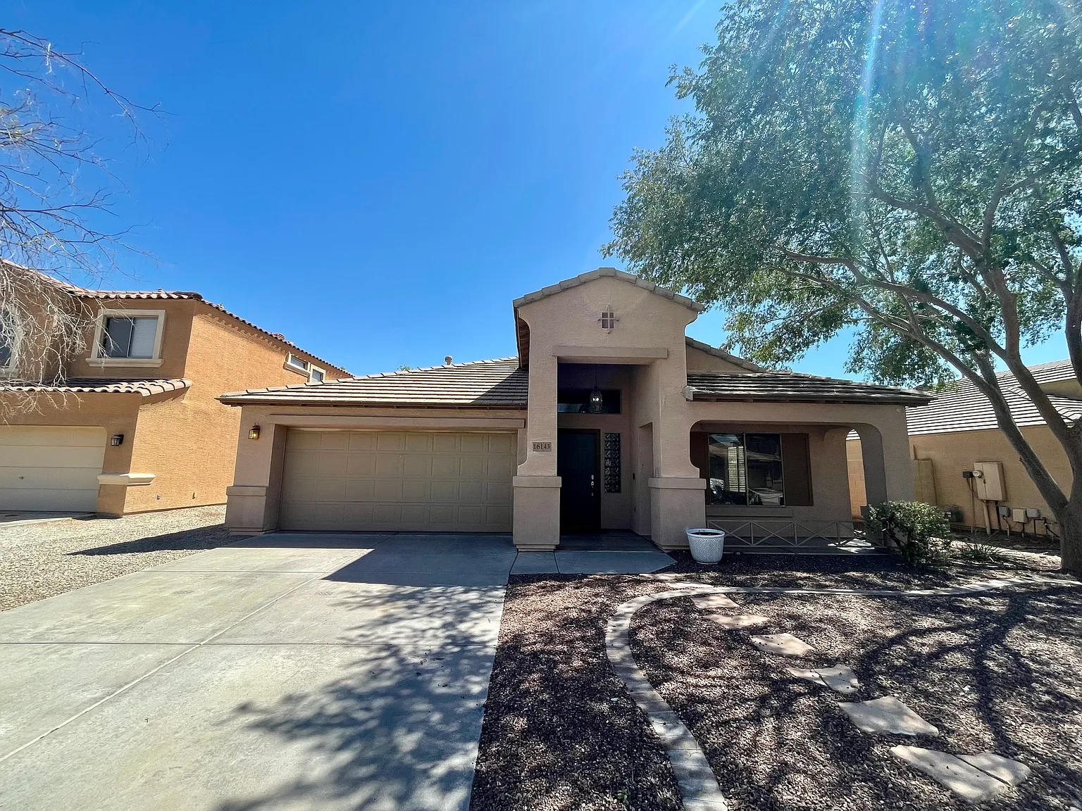 3 bed, 2146 sqft, $1,895 — Photo 1