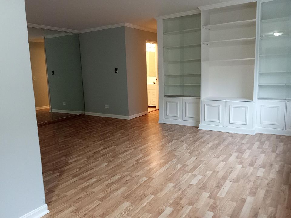 1st image of 3825 N Pine Grove Ave #3222