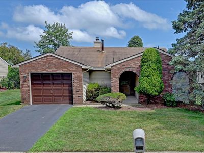 16 Bishop Ct, Marlboro, NJ, 07746