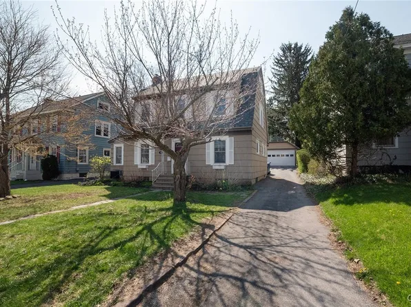 302 Carlton Rd, Syracuse, NY 13207