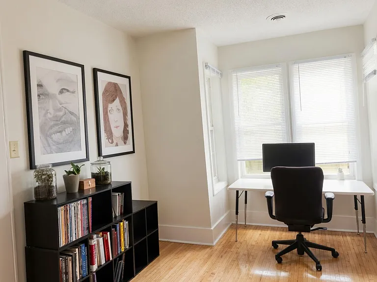 353 Lawson Ave E — Photo 10