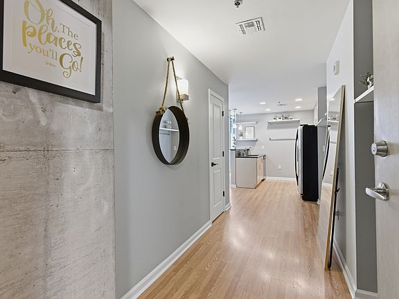 4th image of 415 Church St APT 2807