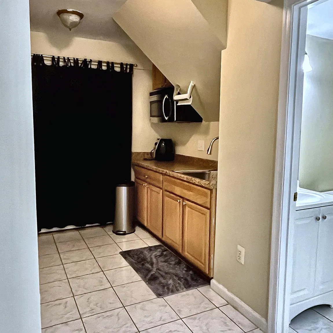 1 bed, 1.0 bath, 792 sqft, $1,200 — Photo 4
