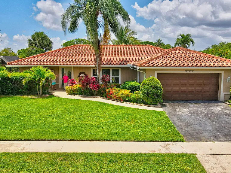 10305 Crosswind Rd — Photo 46