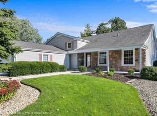 1348 Stonegate Rd, Naperville, IL 60540