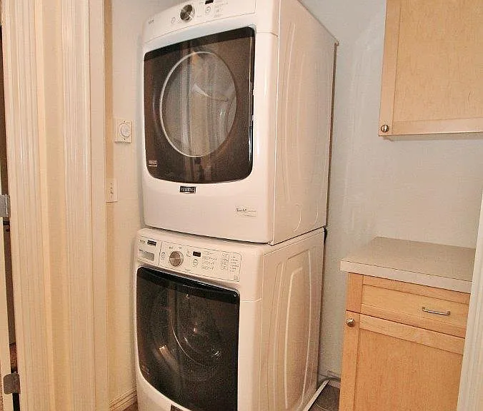 385 W Hale St — Photo 21