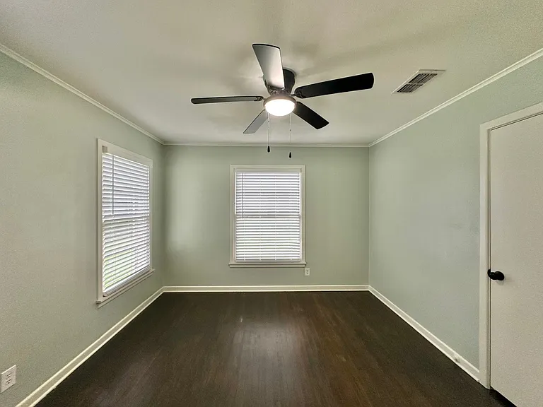 1121 Elizabeth Dr — Photo 17