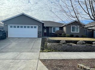 933 Birmingham St, Medford, OR 97501