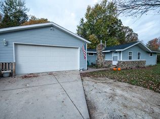 911 Sandow Rd, Midland, MI 48640