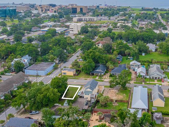 2nd image of 502 W Gregory St