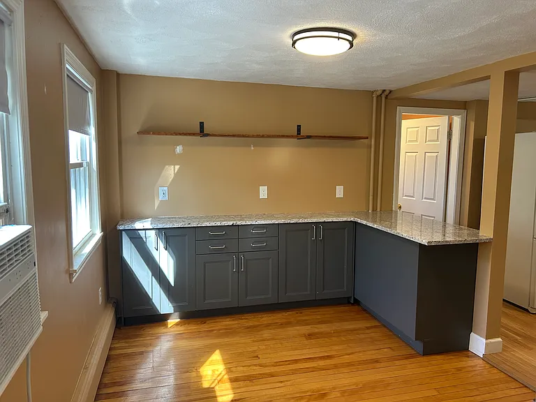 4 Rowe St — Photo 9