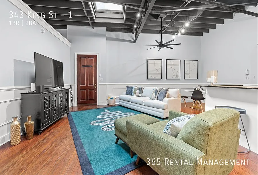 343 King St #1