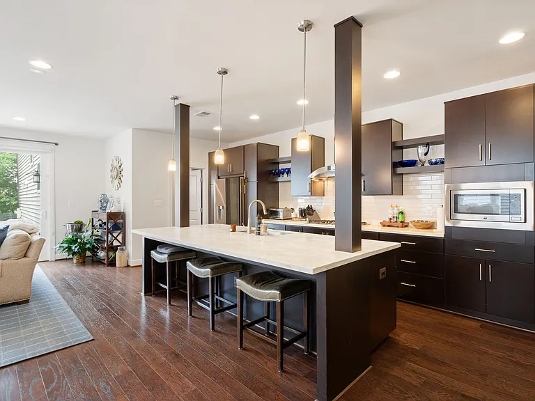 Luxury Kitchen with high end appliances