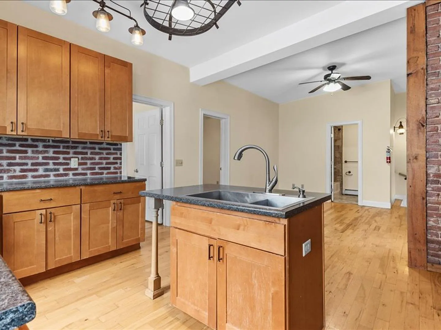 26 Cedar St — Photo 4
