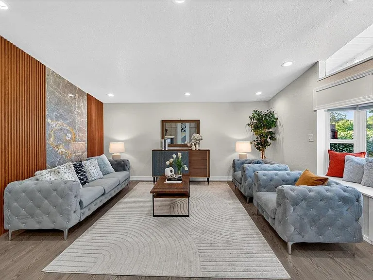 854 Lakewood Dr — Photo 4