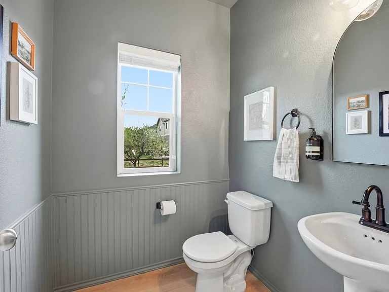 409 Noquet Ct — Photo 37