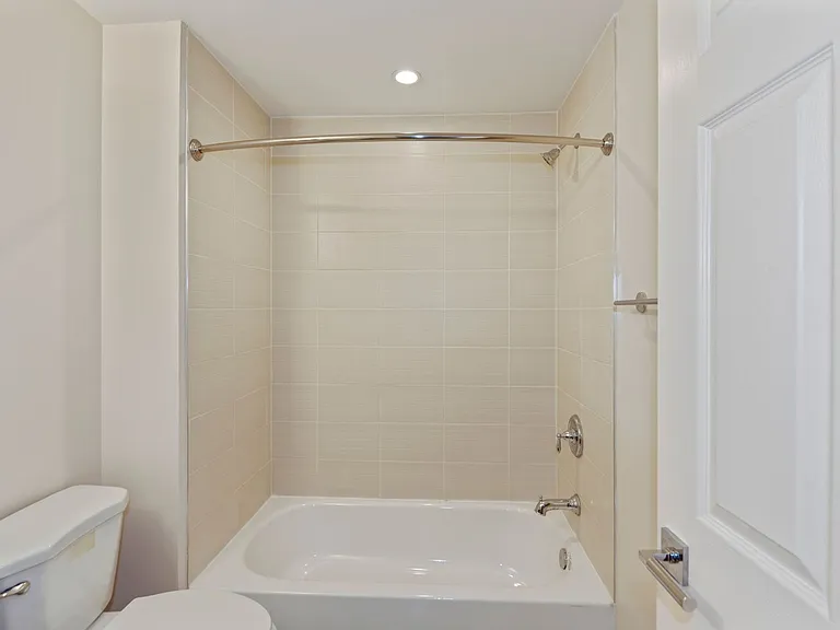 329 Rhode Island Ave NE #103 — Photo 26