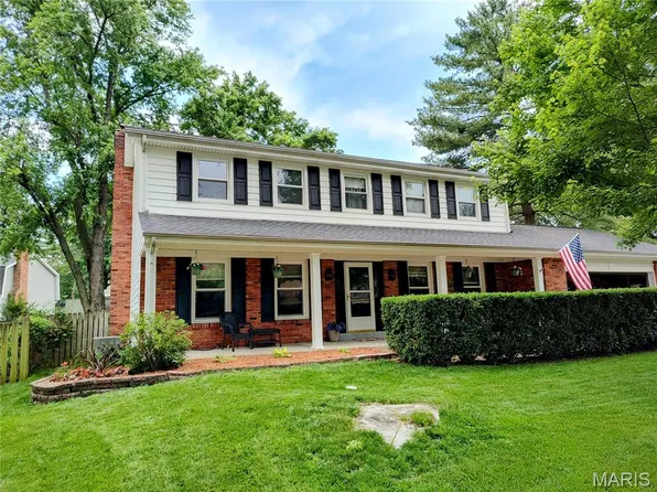 15792 Scenic Green Ct, Chesterfield, MO 63017