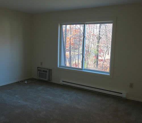 5th image of 20 Birch Glen Dr