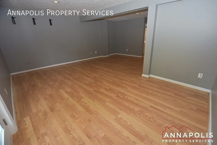 1629 Elkwood Ct — Photo 9