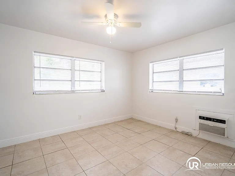1812 NE 20th Ave #1 — Photo 11
