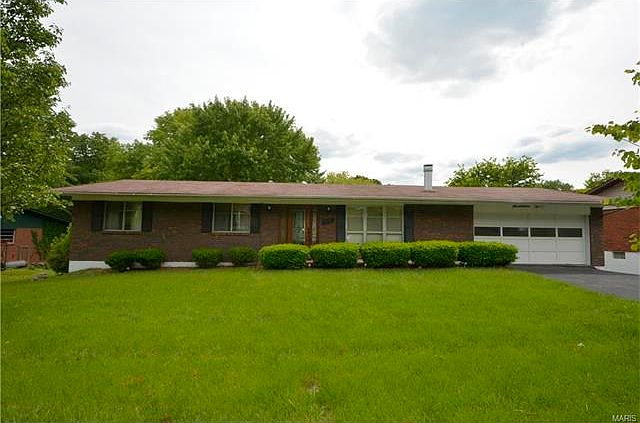 1712 Woodwind Dr. Welcome home.