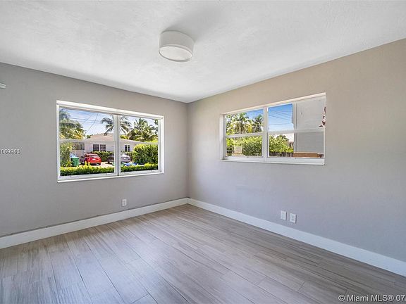 4th image of 551 NE 67th St #551