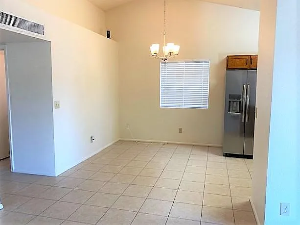 Dining area / flex space off kitchen