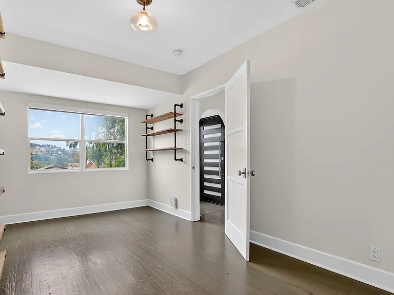408 Kendall Ave — Photo 16