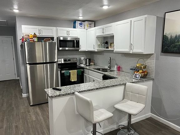 5th image of 2516 Metropolitan Ave