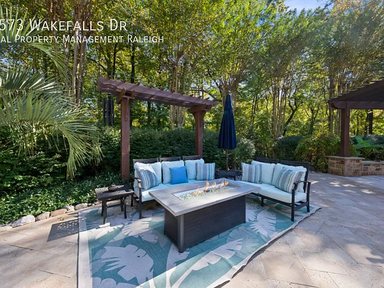 6573 Wakefalls Dr — Photo 14