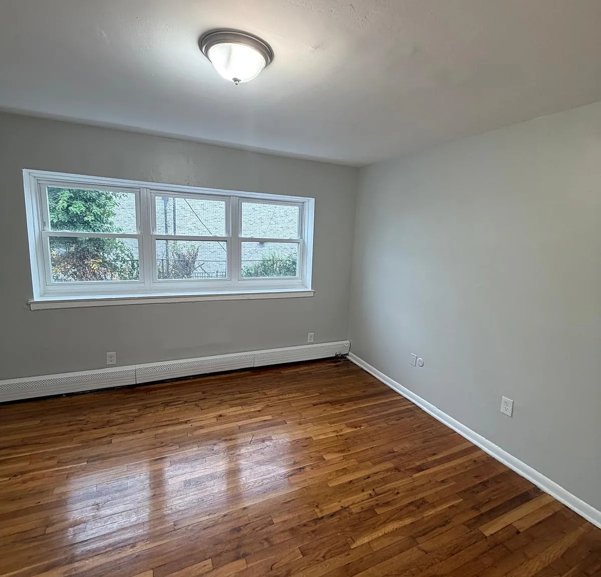 2 bed, 1000 sqft, $1,695 — Photo 2
