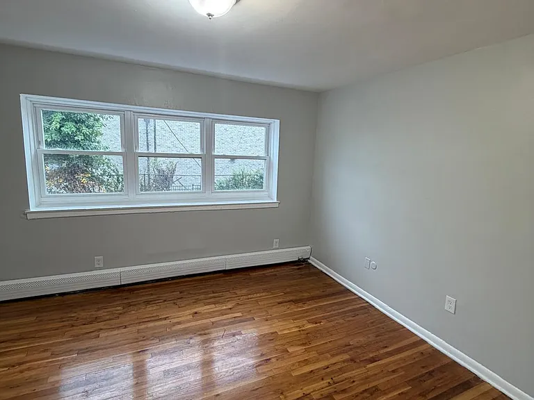 78 Grafton Ave #B10 — Photo 2