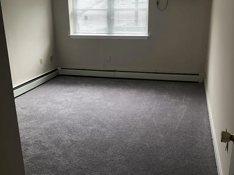 497 Conarroe St #B — Photo 8