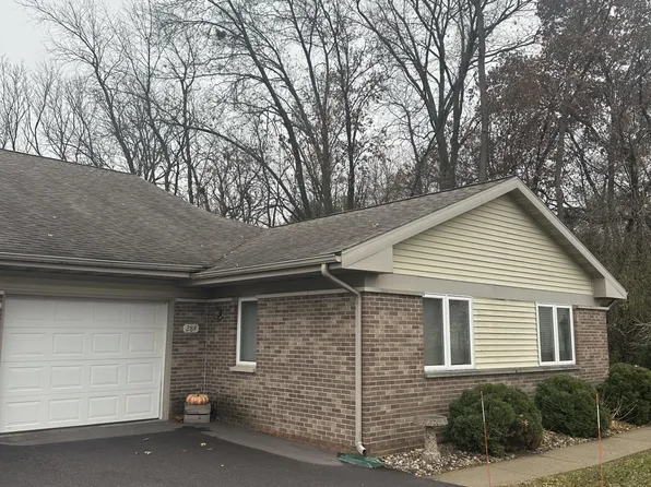 284 Meadow Ln #8, Poynette, WI 53955