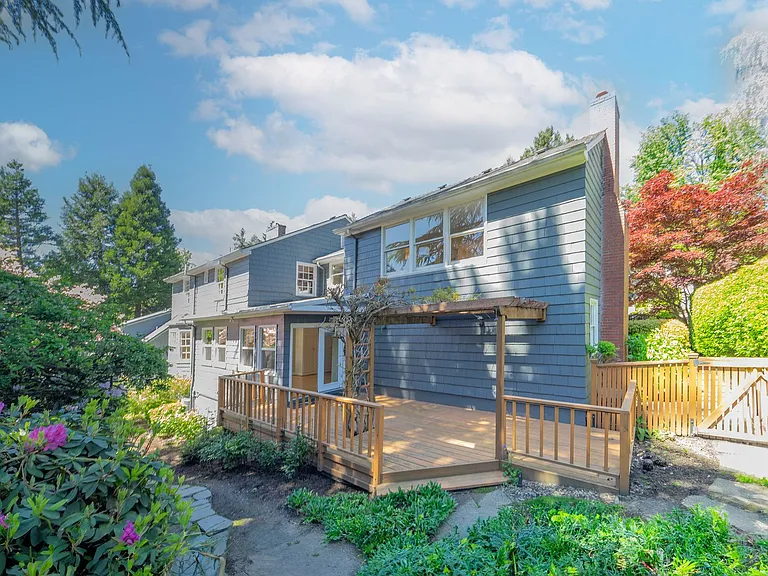 2840 SW Fern St — Photo 3