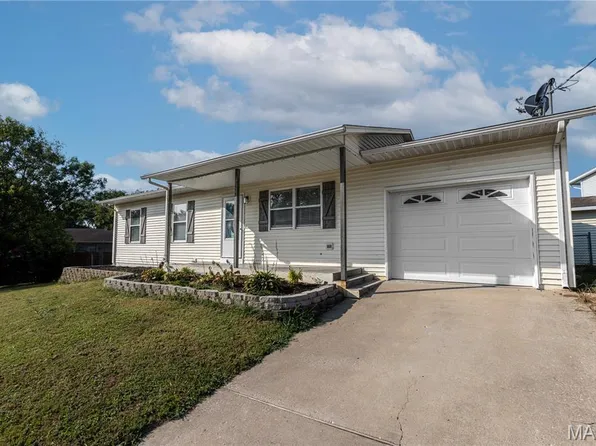 1045 Hannah St, Jackson, MO 63755