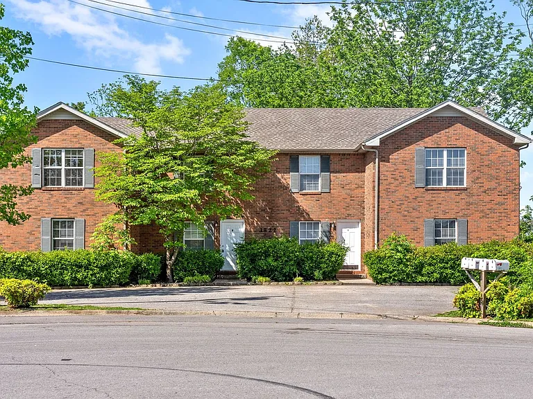 Jockey Drive-3822 — Photo 2