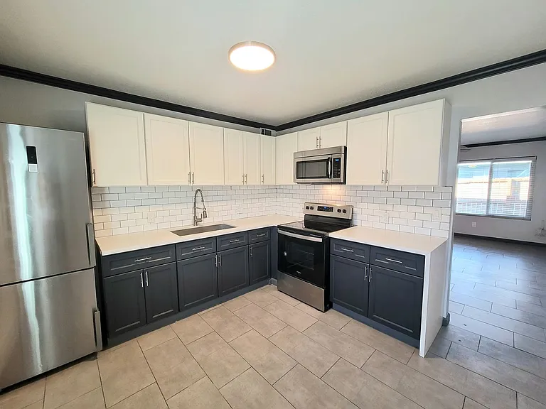 208 N 13th St — Photo 1
