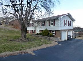 2nd image of 1015 Starling Ln