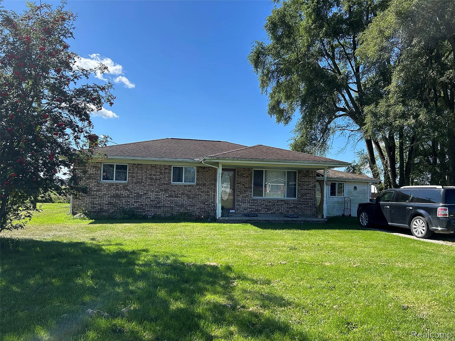 16401 Almont Rd photo 1