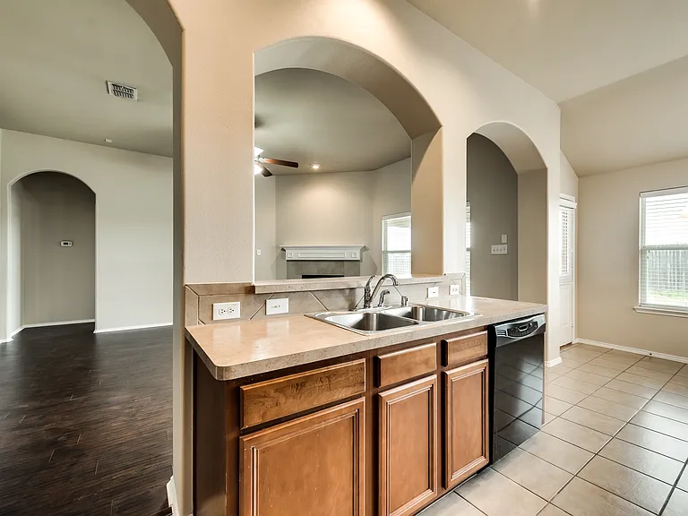 2116 Hartley Dr — Photo 8