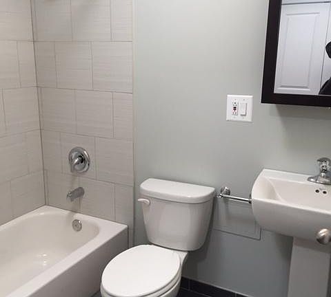 5th image of 2047 N Hoyne Ave #2N